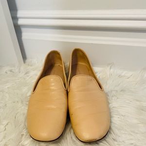Stuart Weitzman nude flats